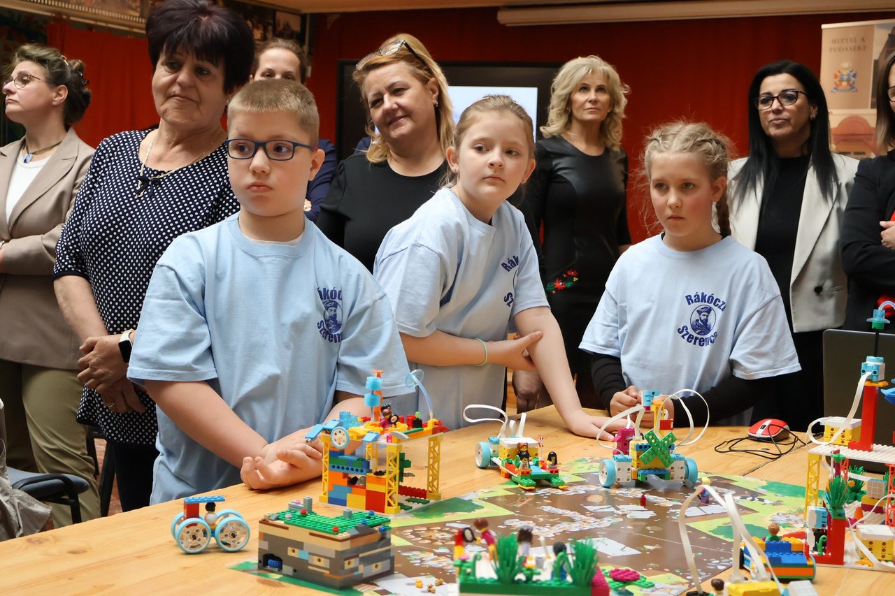 676905278_1577636237697565_7285494995108080809_n