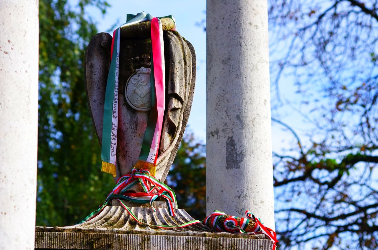 Kölcsey Ferenc síremlék